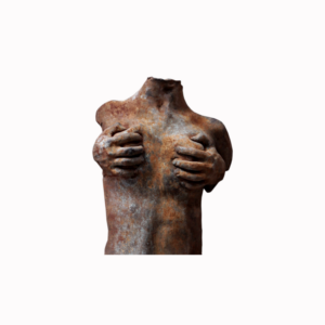 Kvindekrops skulptur i rustet kobber